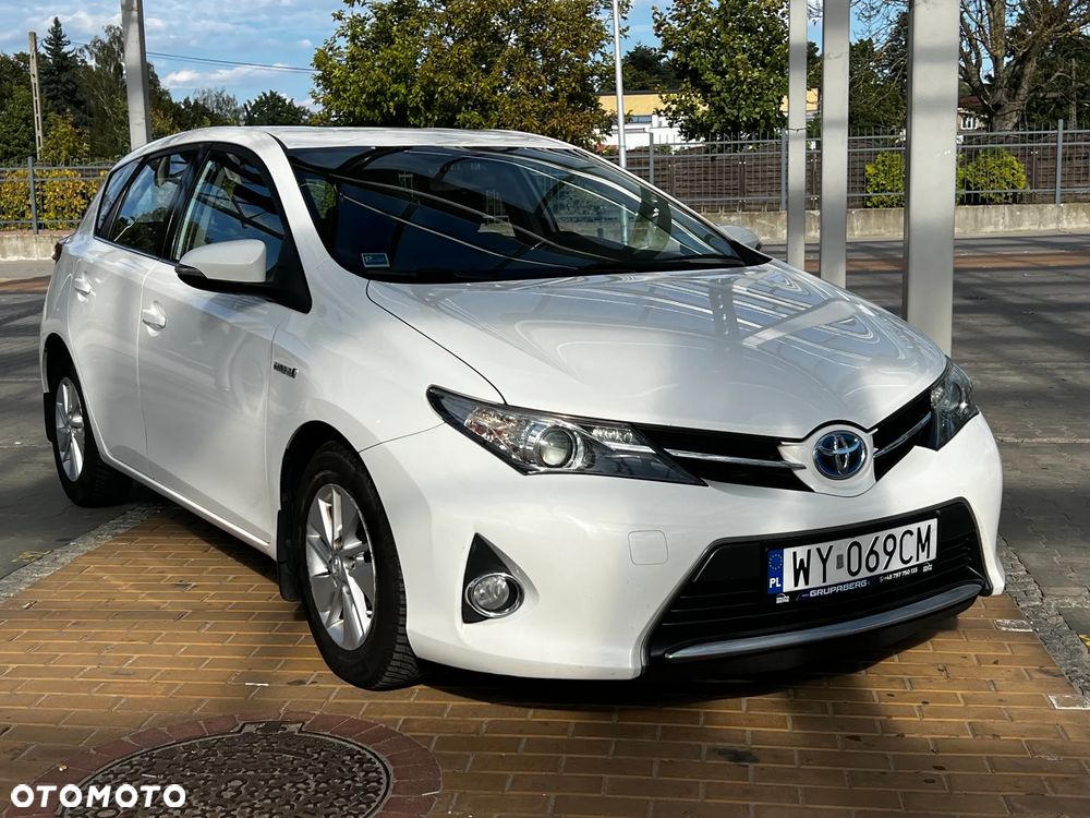 Toyota Auris 1.8 HSD Luna - 2