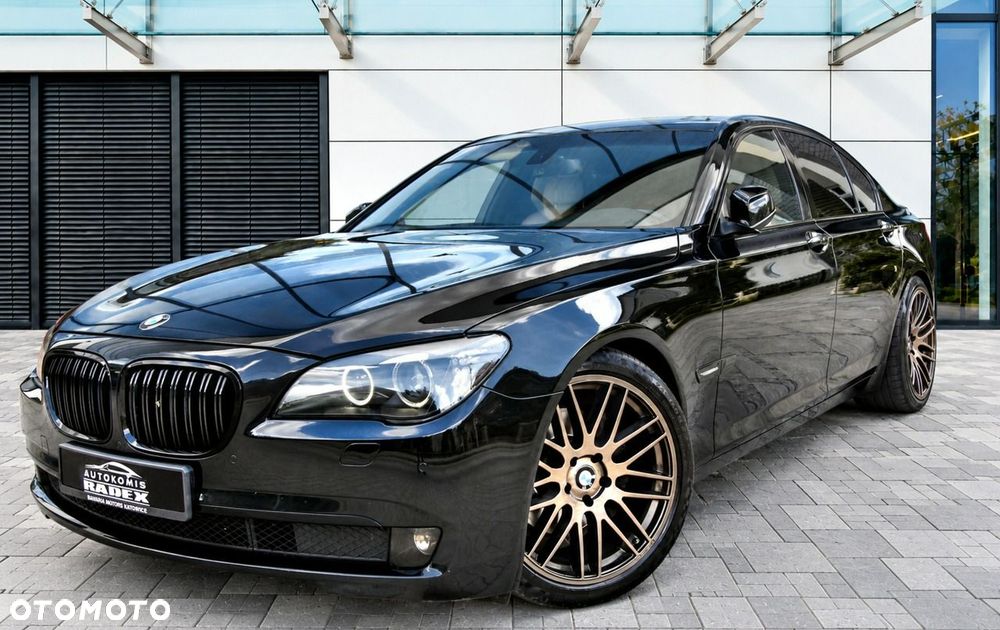 BMW 7 Series 2010 photo 2