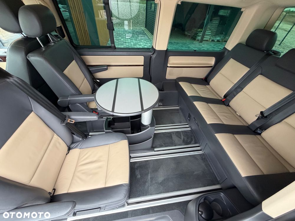 Volkswagen Multivan - 30