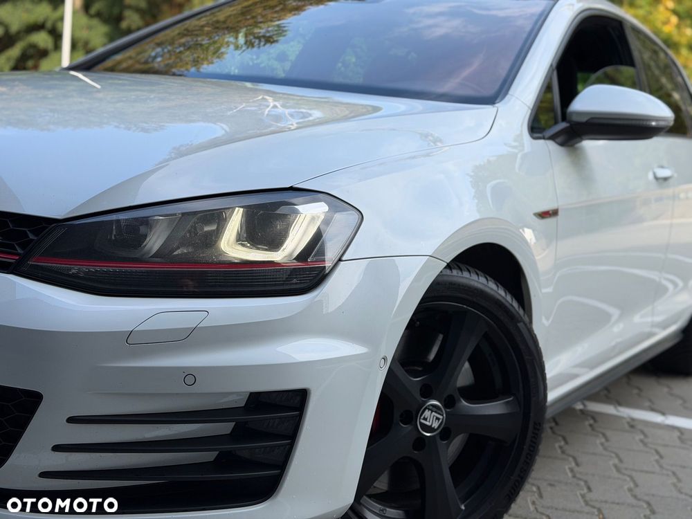 Volkswagen Golf GTI Performance BlueMotion Technology DSG - 16