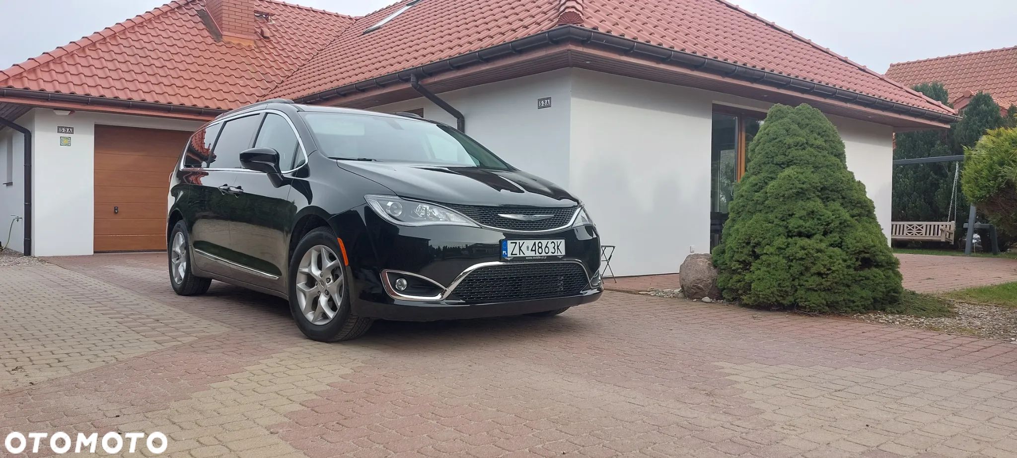 Chrysler Pacifica - 1