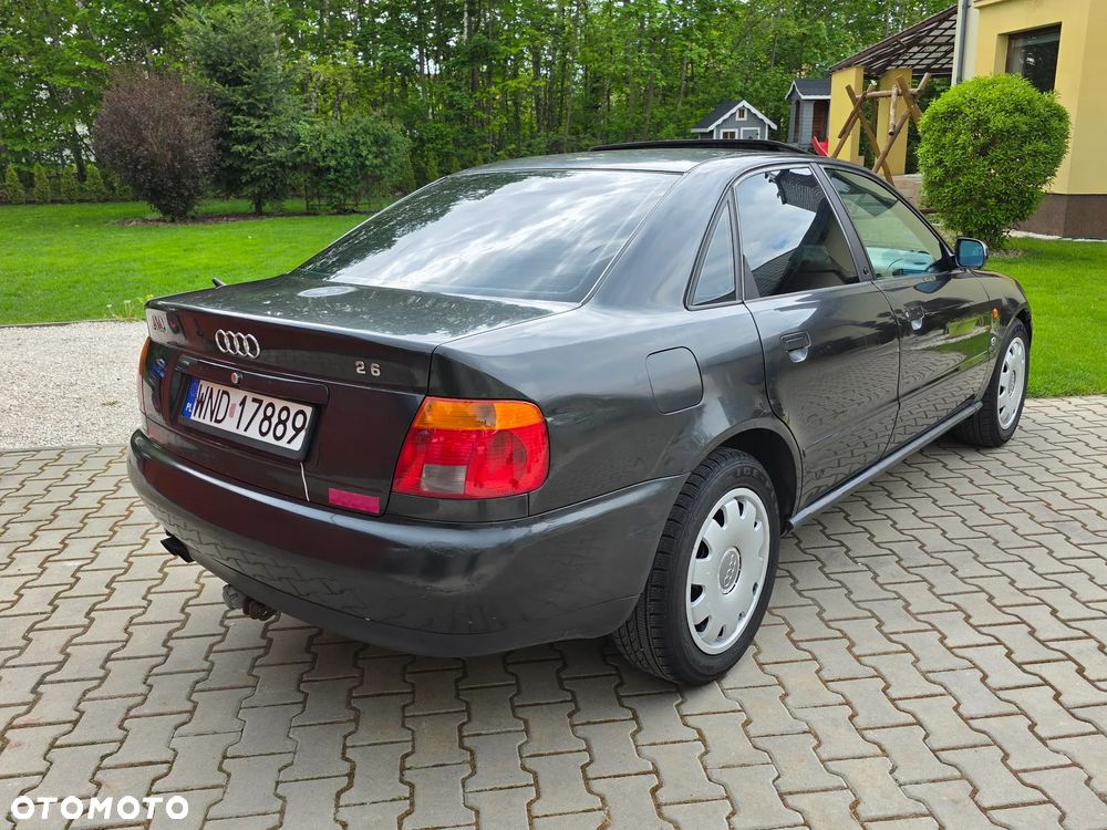 Audi A4 Limousine - 3