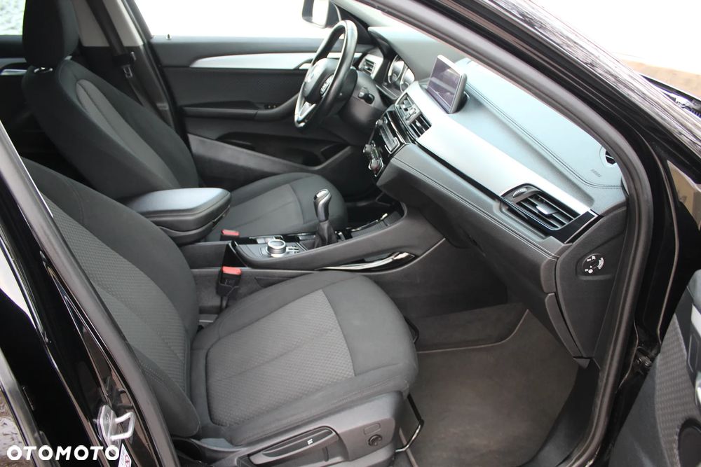 BMW X2 sDrive18d Advantage Plus - 27