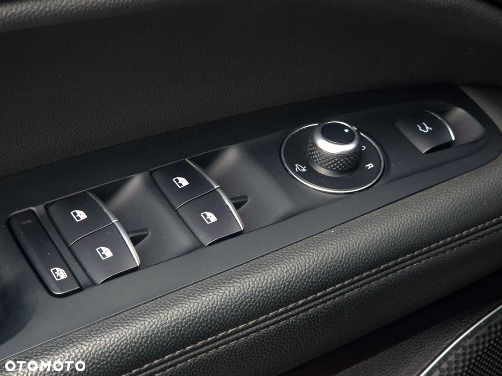 Alfa Romeo Stelvio 2.0 Turbo 16V AT8-Q4 First Edition - 37