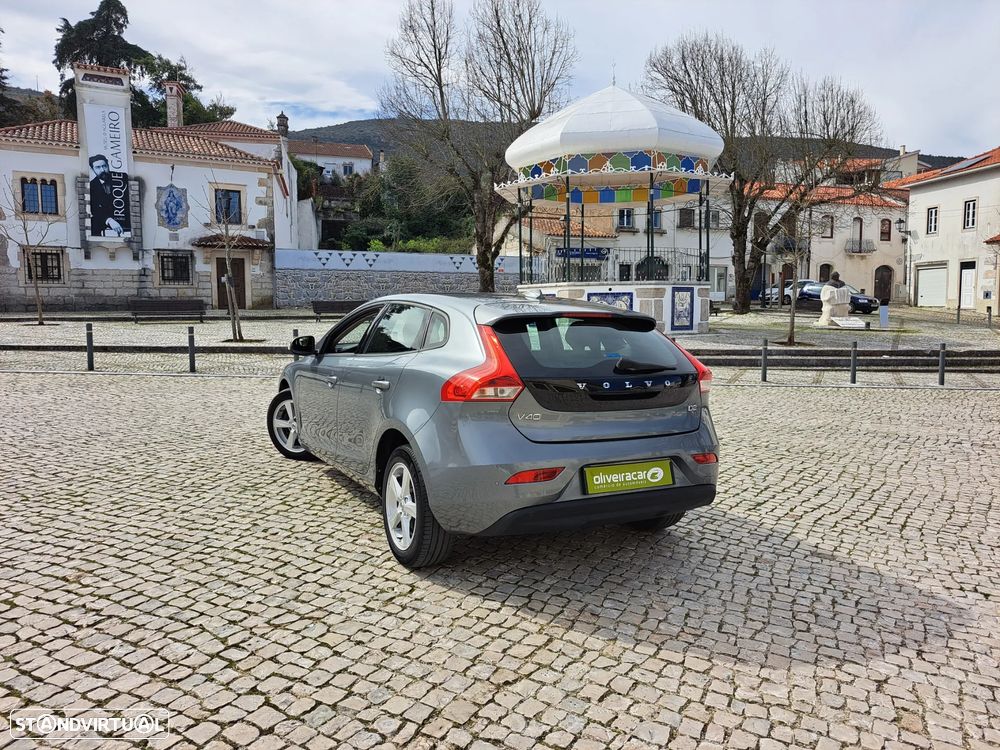 Volvo V40 D2 Kinetic - 28