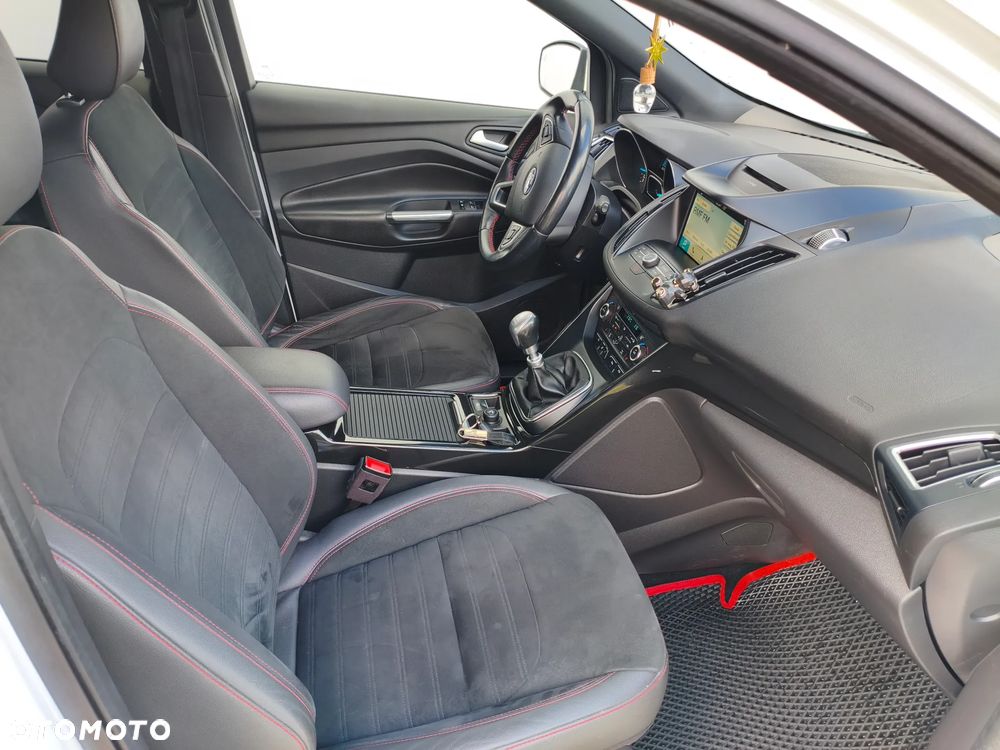 Ford Kuga 2.0 TDCi AWD ST-Line - 17