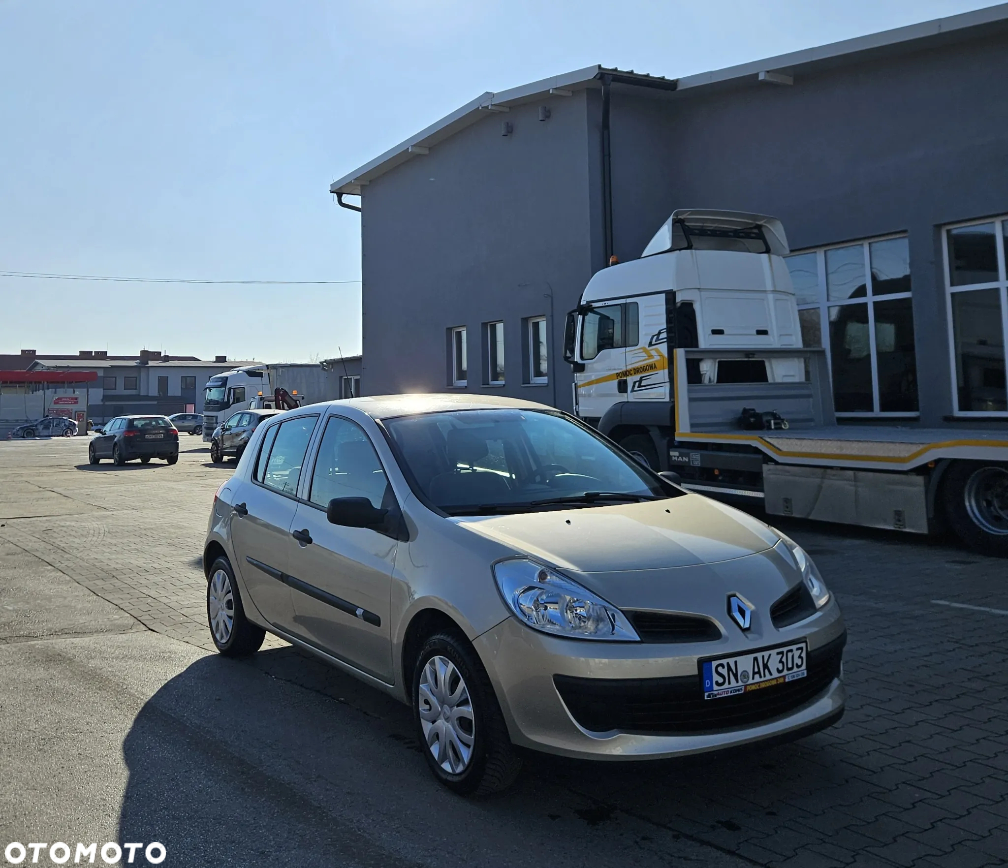 Renault Clio - 8
