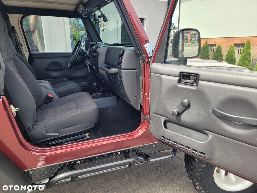 Jeep Wrangler - 12