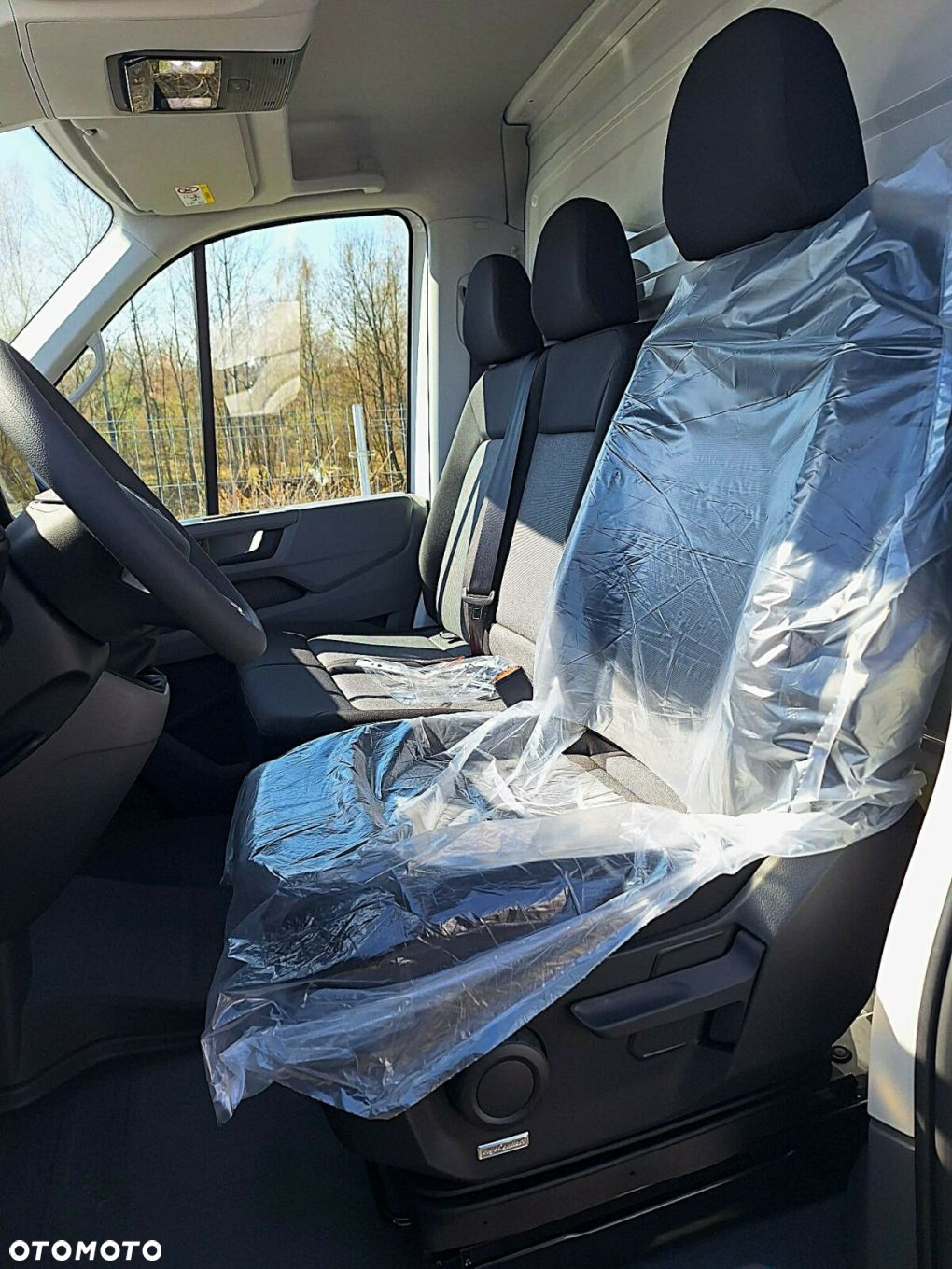 Volkswagen Crafter Crafter 35 Podwozie z pojedynczą kabiną silnik: 2,0 l EURO VI SCR 163 KM / skrzynia biegów: Przedni napęd manualna 6-biegowa rozstaw osi: 4490 mm - 8