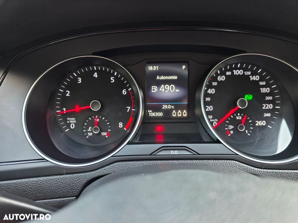 Volkswagen Passat - 2