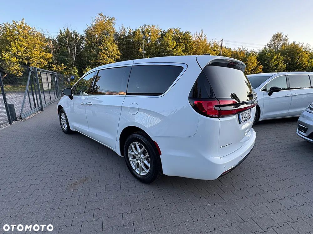 Chrysler Pacifica - 6