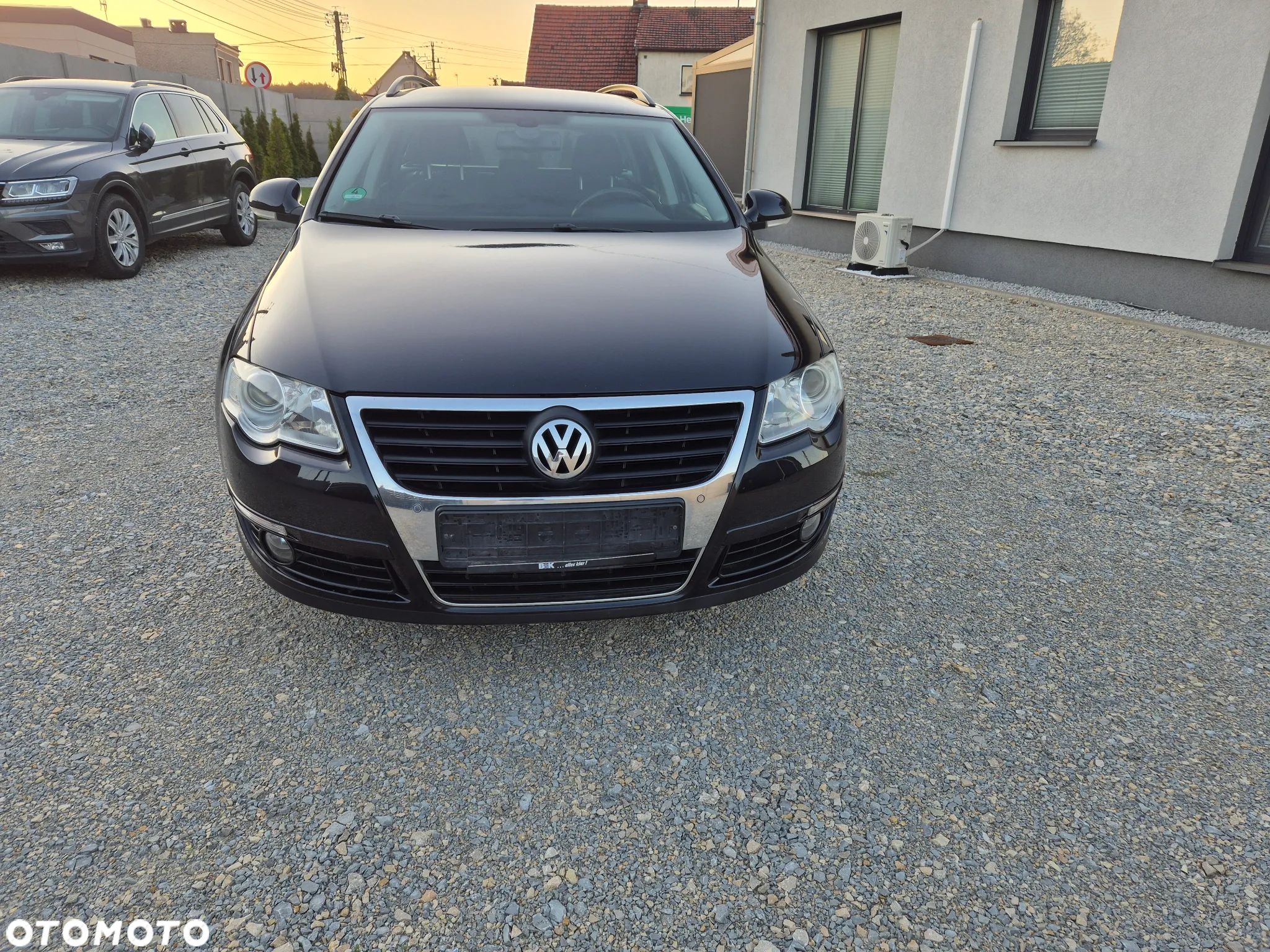 Volkswagen Passat - 1