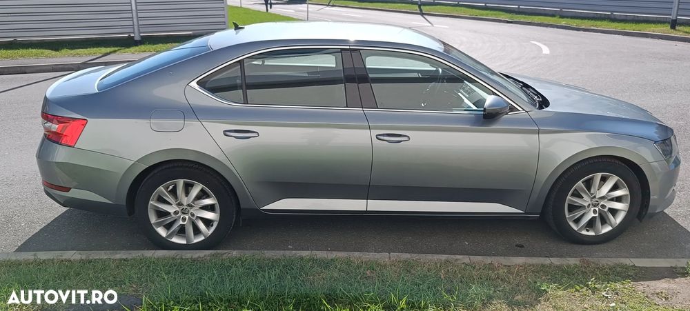 Skoda Superb 2.0 TDI DSG Ambition - 3