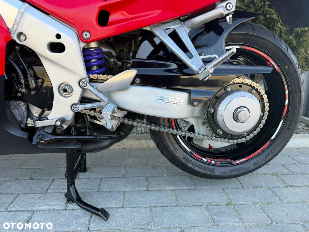 Honda VFR - 36