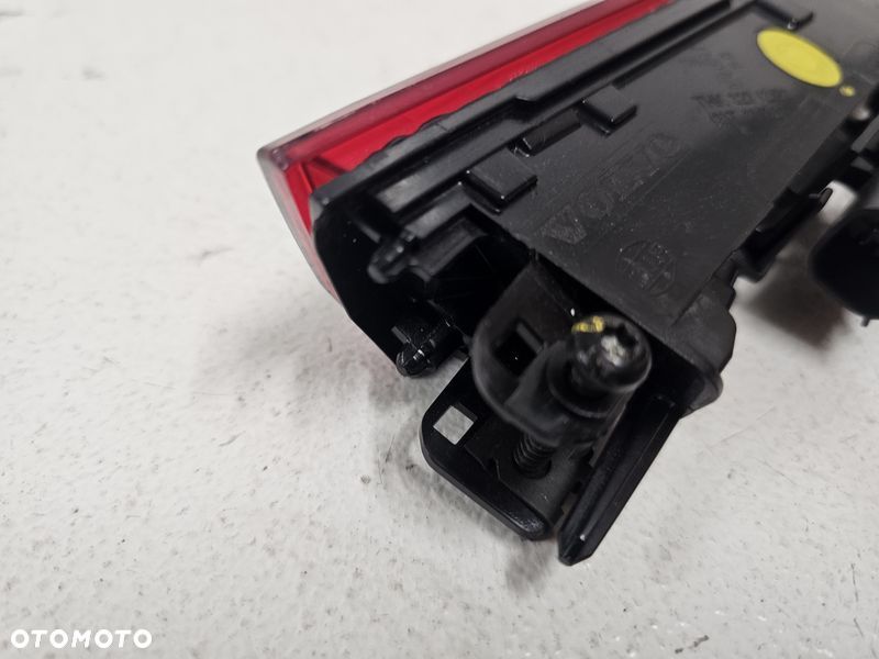 VOLVO C40 LAMPA LEWY TYŁ LEWA TYLNA W KLAPĘ - 7