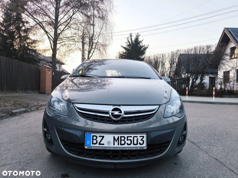 Opel Corsa 1.2 16V Cosmo - 11