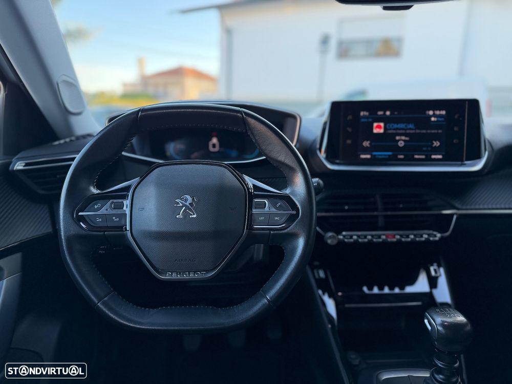 Peugeot 2008 1.2 PureTech Allure - 24
