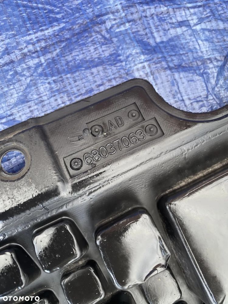 OSŁONA PŁYTA SILNIKA POD SILNIK POD ZDERZAK JEEP GRAND CHEROKEE WK2 68037063 - 4