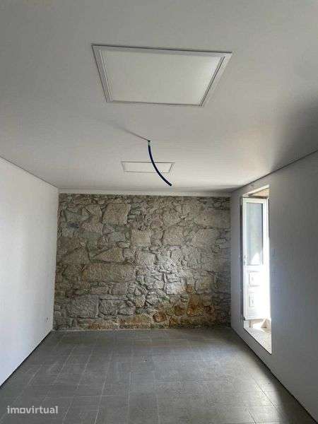 Espaço para Serviços | Santa Marta de Portuzelo (Cruzeiro) - Grande imagem: 3/6