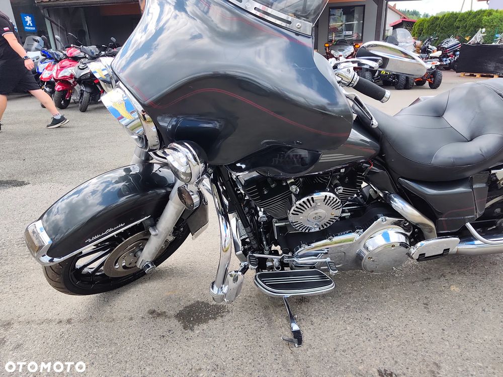 Harley-Davidson Touring Electra Glide - 17