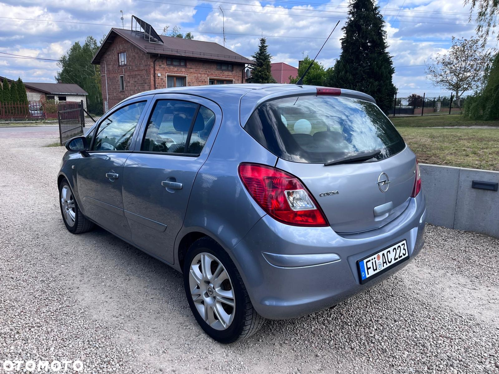Opel Corsa 1.4 16V - 10