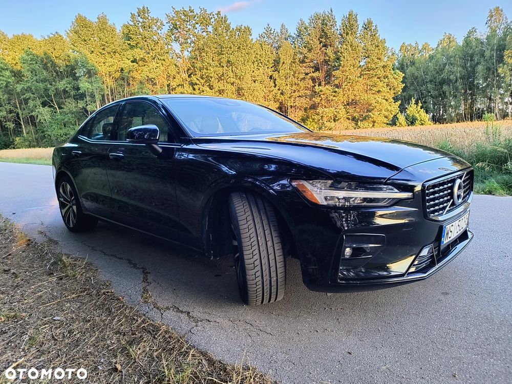 Volvo S60 B5 B AWD Plus Dark - 2