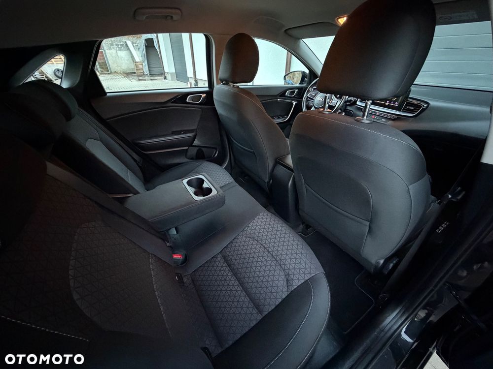 Kia Ceed 1.4 T-GDI L Business Line - 11