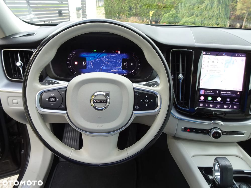 Volvo XC 60 B4 D Momentum Pro - 24