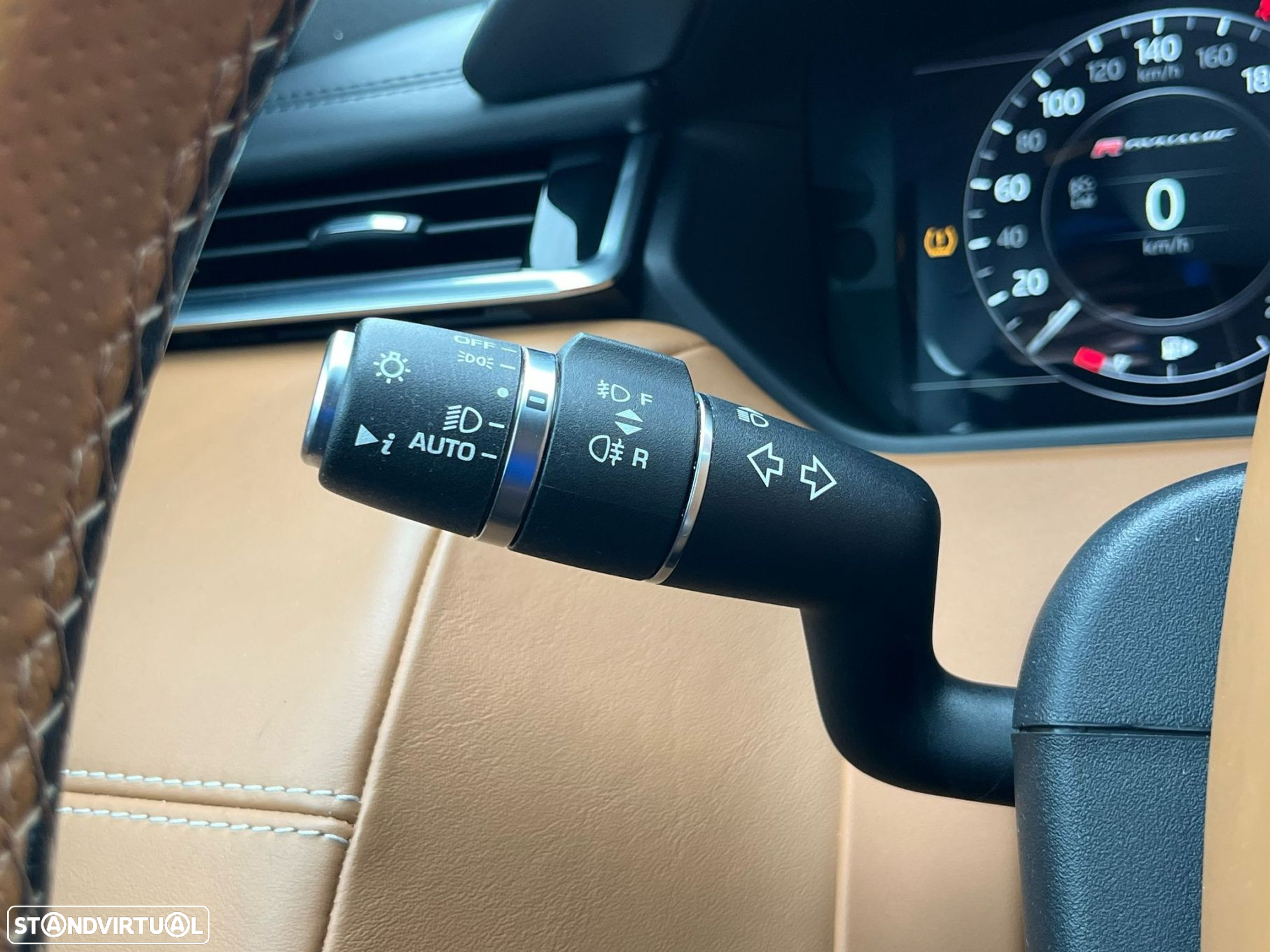 Land Rover Range Rover Velar 3.0 D R-Dynamic SE - 19