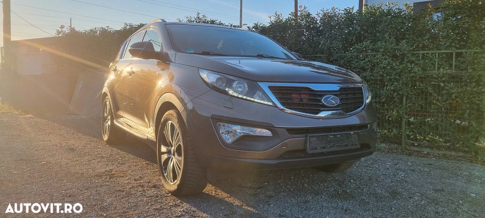 Kia Sportage 2.0 CRDI 4WD Automatik Dream-Team Edition - 4