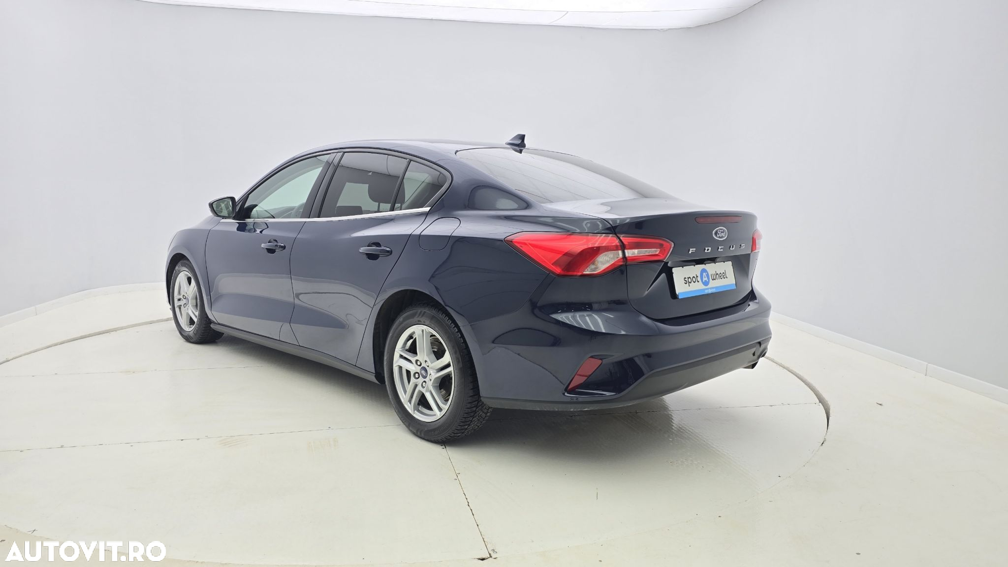 Ford Focus 1.0 EcoBoost Trend - 8