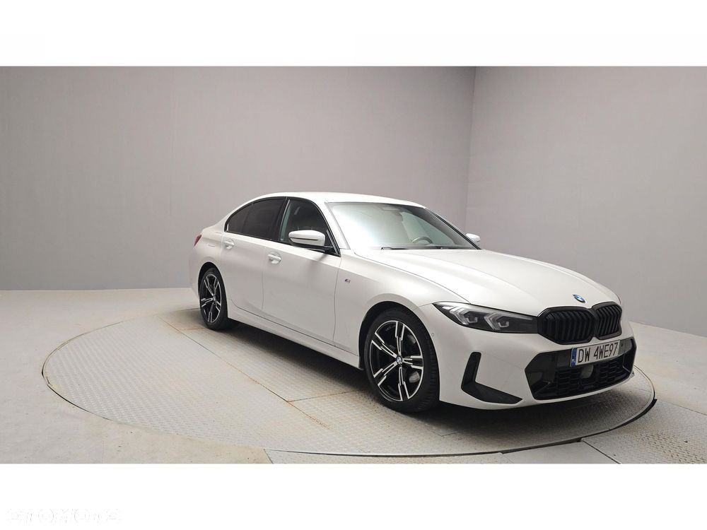 BMW Seria 3 320d xDrive mHEV M Sport - 5