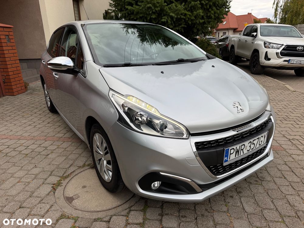 Peugeot 208 2018 photo 3