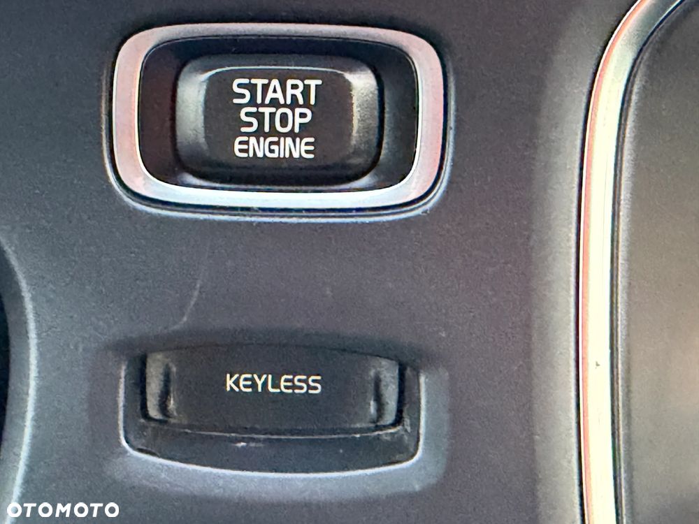 Volvo V40 T4 Powershift Momentum - 23