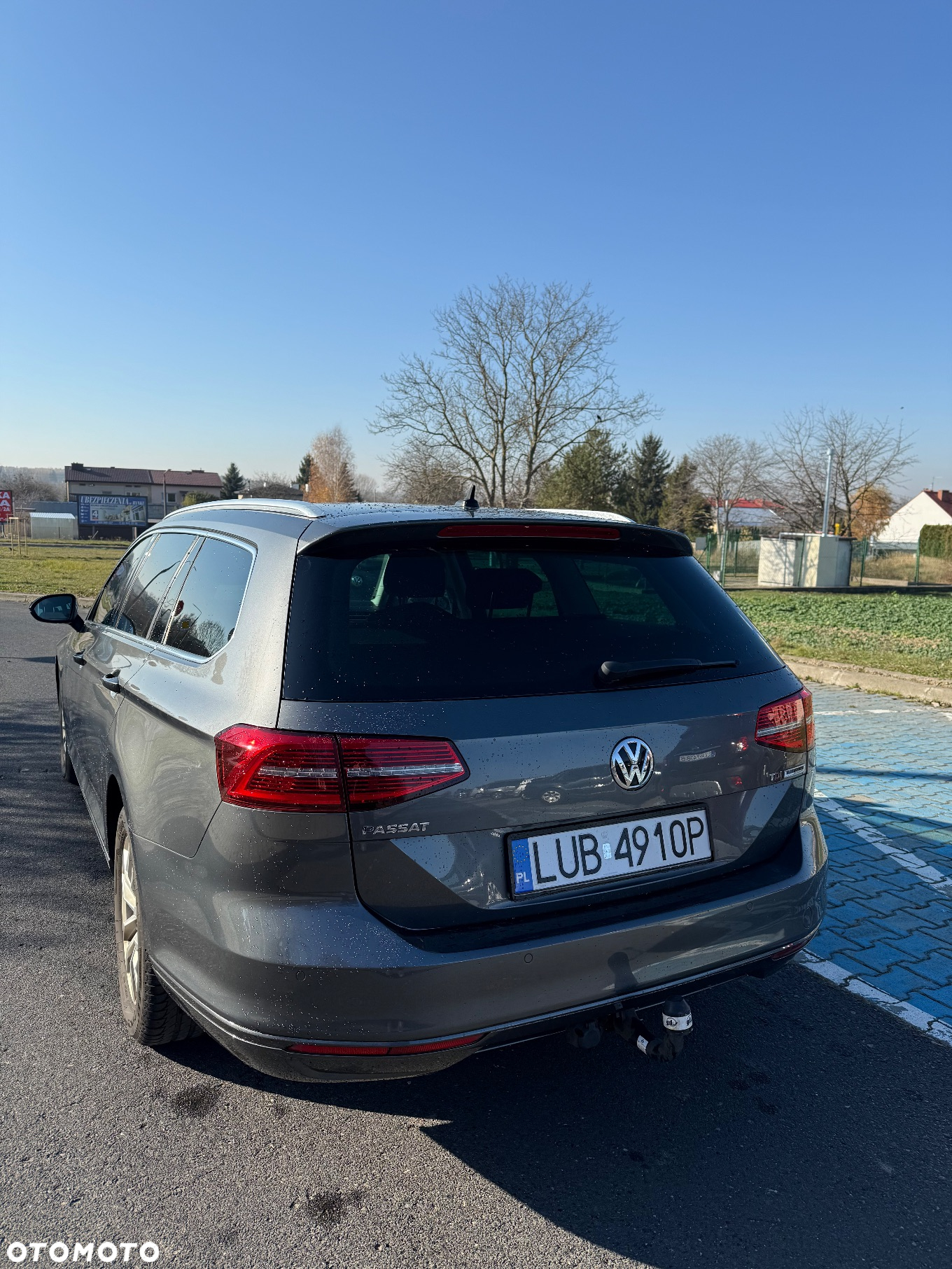Volkswagen Passat - 4