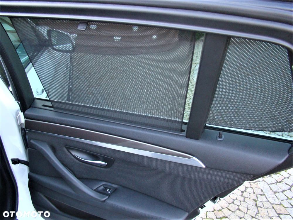 BMW Seria 5 525d xDrive Sport-Aut Modern Line - 16