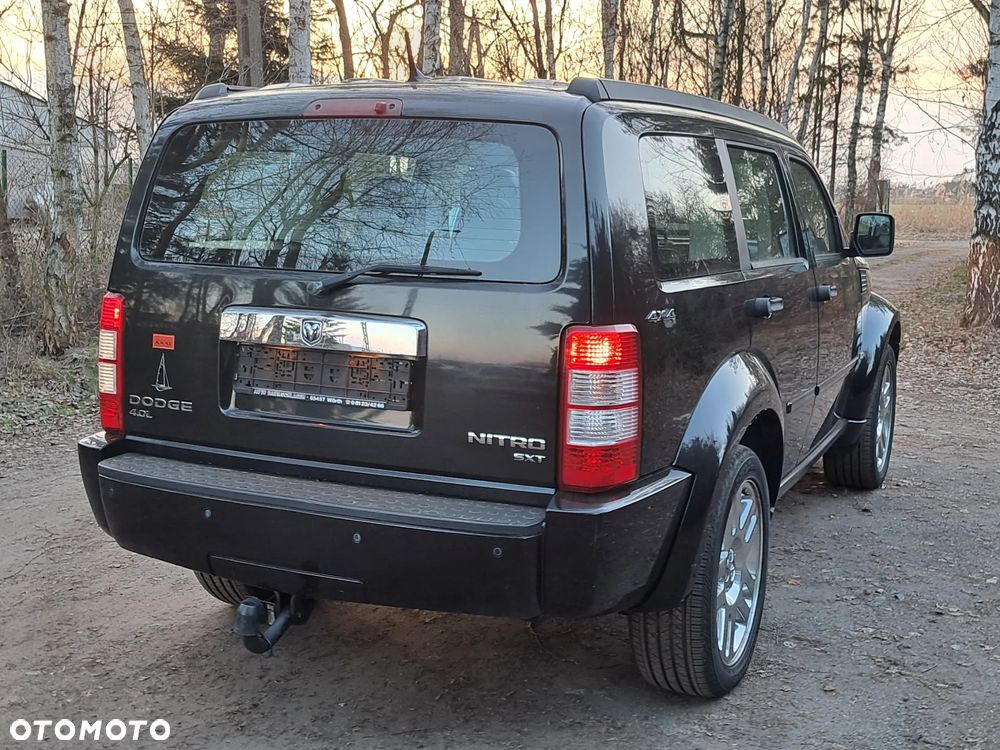 Dodge Nitro 4.0 V6 RT - 16