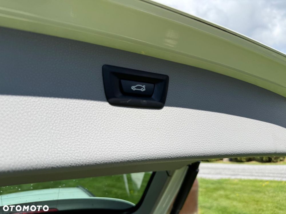 BMW Seria 3 318d - 17