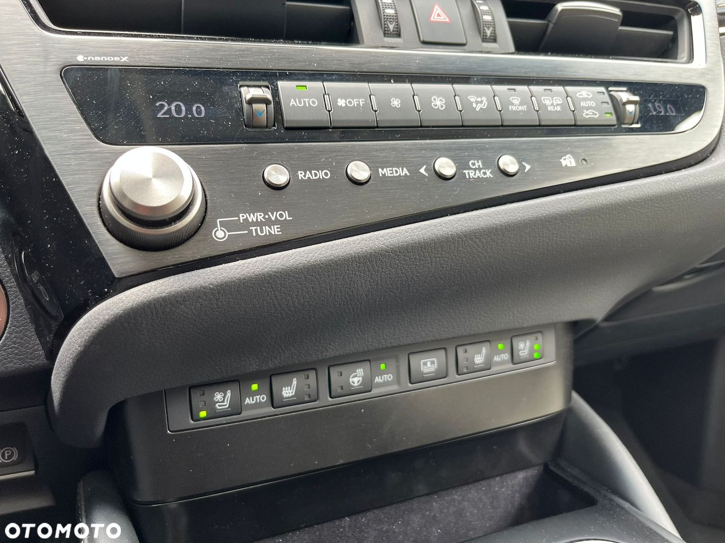 Lexus ES - 25