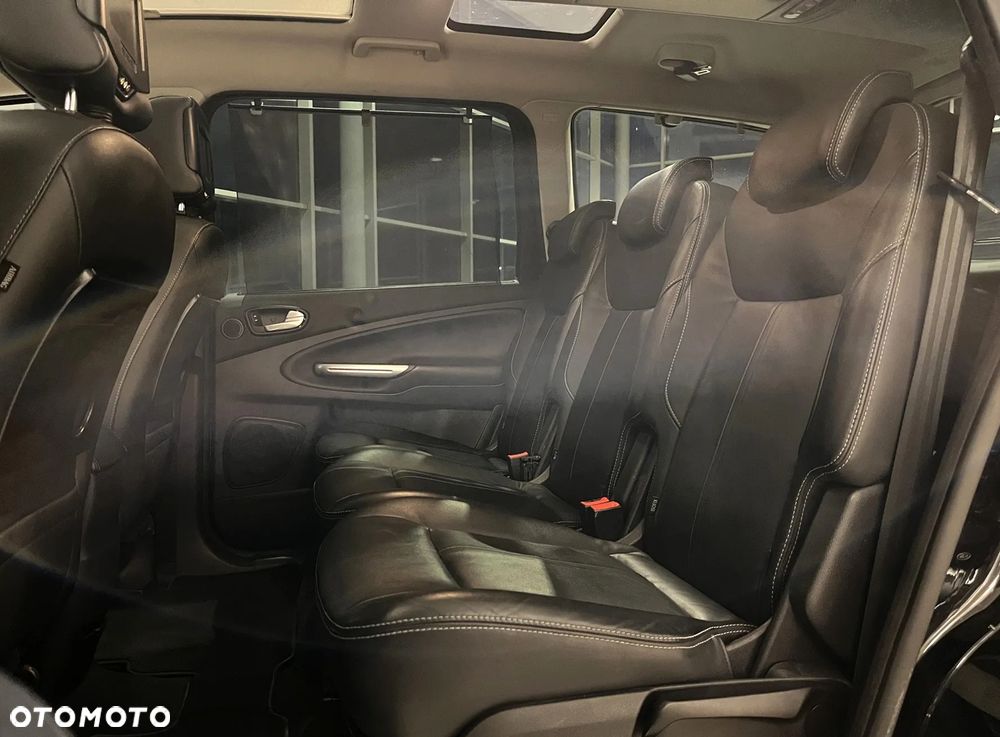 Ford Galaxy 2.0 T Ghia - 24