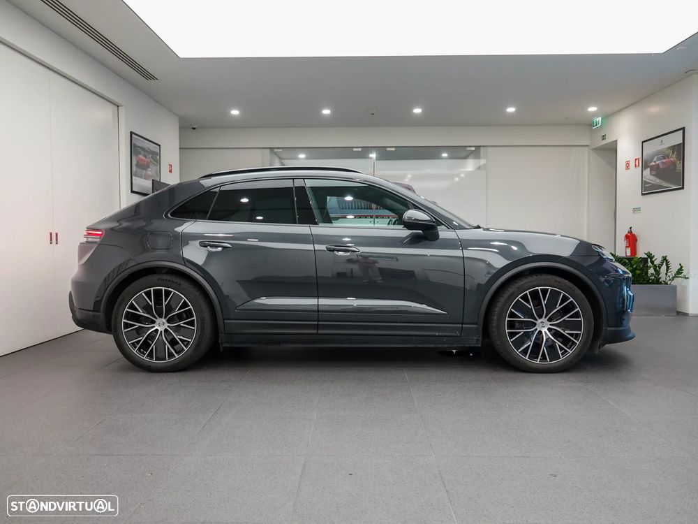 Porsche Macan Electric 4 - 8