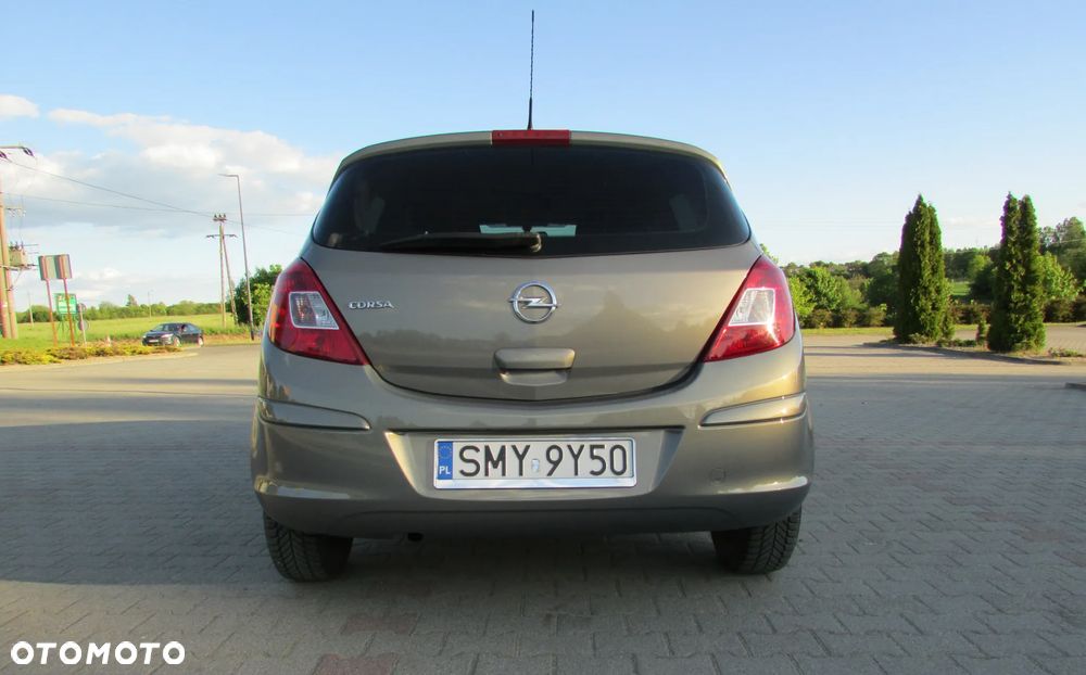 Opel Corsa 1.2 16V Cosmo - 4