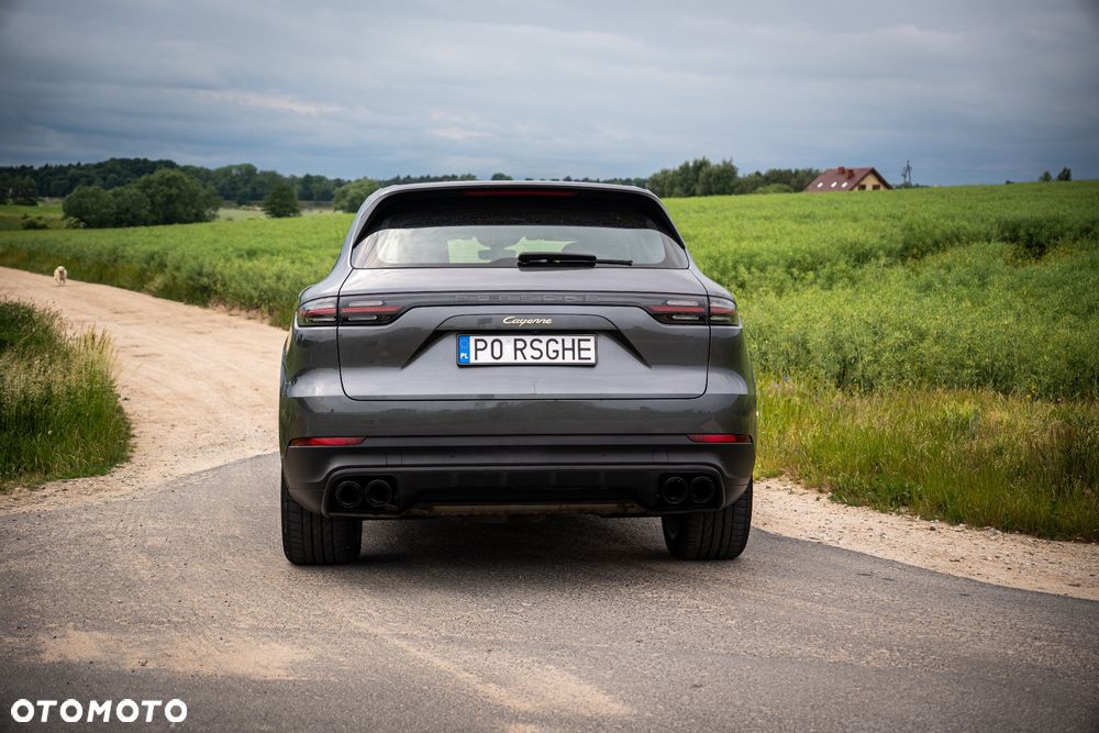 Porsche Cayenne - 4
