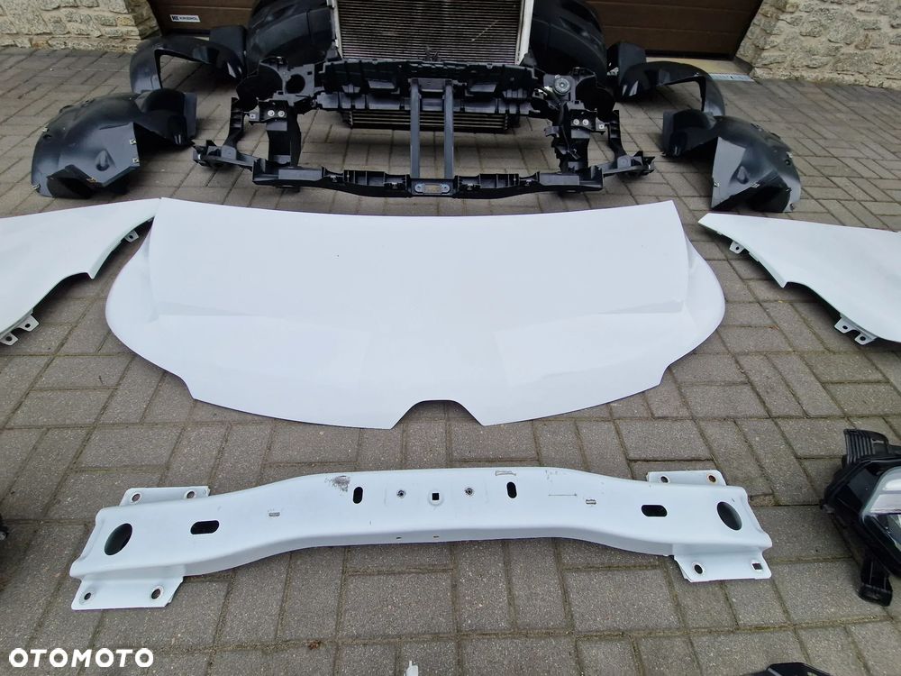 MASKA BŁOTNIK ZDERZAK LAMPY RENAULT MASTER IV - 24