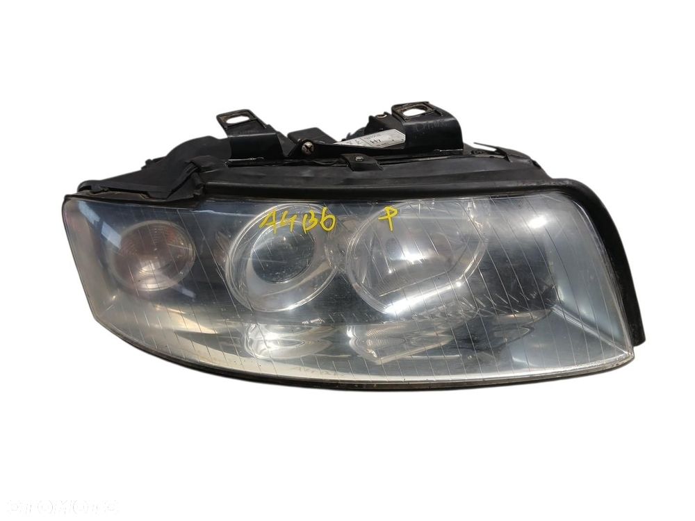 LAMPA PRAWA PRZEDNIA PRZÓD AUDI A4 B6 LAMPA PRAWA PRZEDNIA PRZÓD A4 B6 - 1