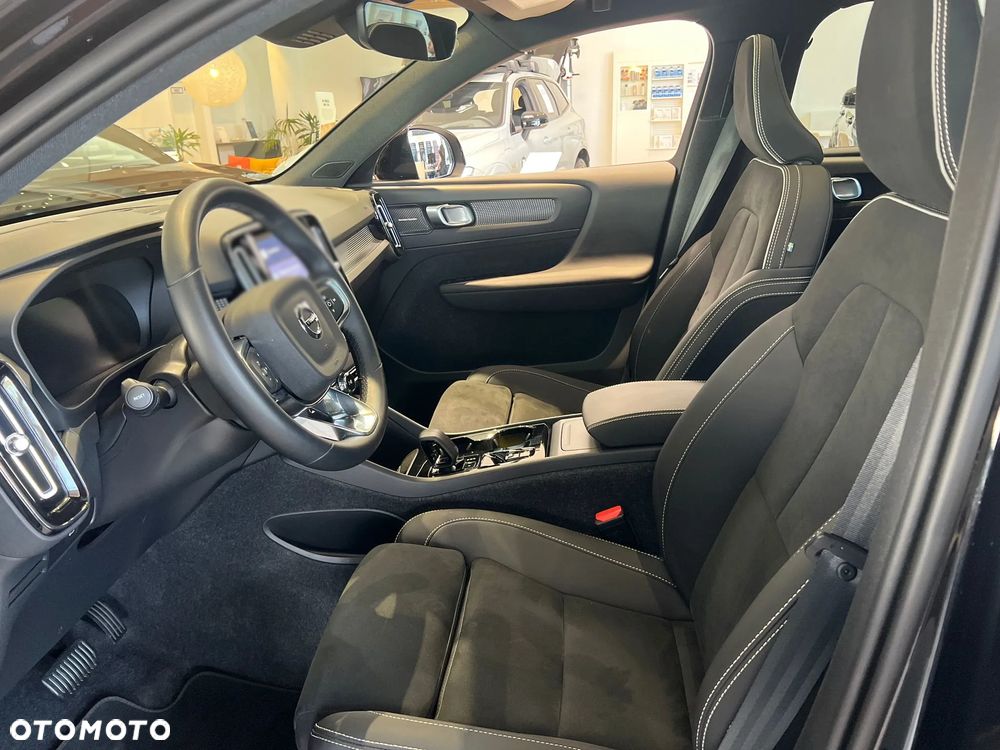 Volvo XC 40 B4 B DKG Ultra Black Edition - 5