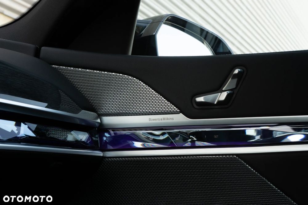 BMW i7 - 16