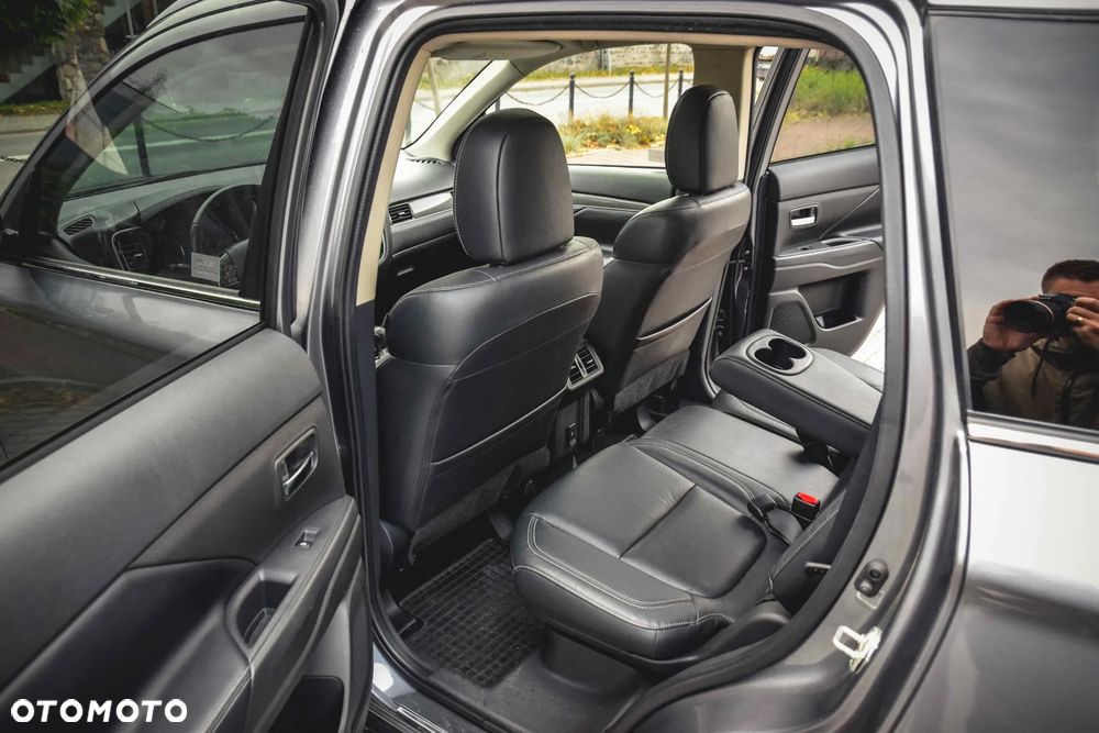 Mitsubishi Outlander 2.0 Intense + Navi 4WD CVT - 15