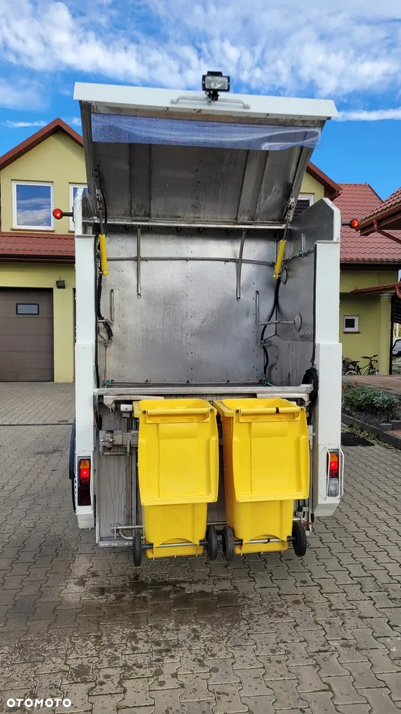 Isuzu MYJKA DO POJEMNIKÓW - 40