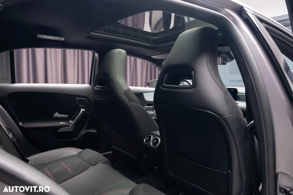 Mercedes-Benz A 35 AMG Sedan 4Matic MHEV 8G-DCT - 36